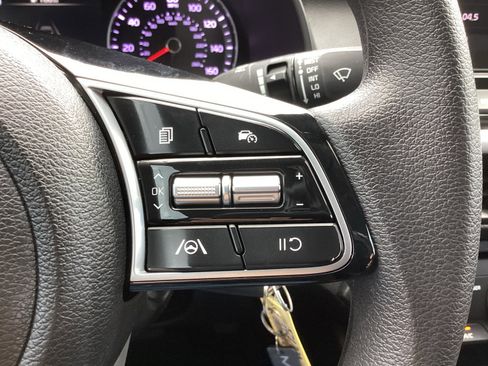 Used 2024 Kia Forte LXS image 5