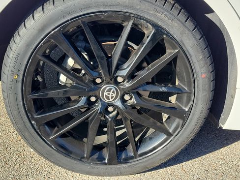 Used 2022 Toyota Camry XSE image 6