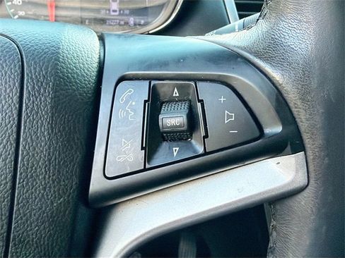 Used 2020 Chevrolet Trax LT w/ LT Convenience Package image 32