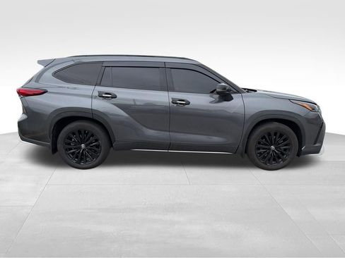 Used 2023 Toyota Highlander XSE AWD/4WD image 8
