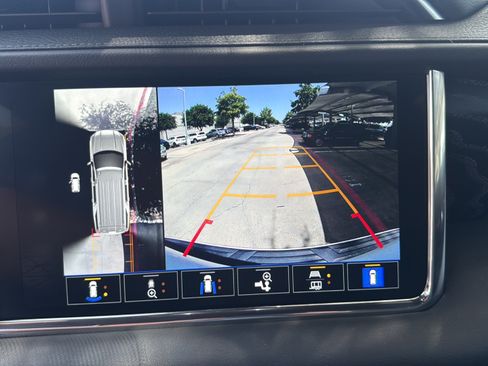 Used 2023 GMC Yukon Denali AWD/4WD image 20