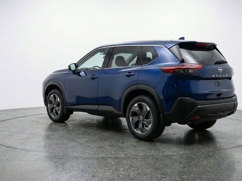 Used 2025 Nissan Rogue SV FWD image 6