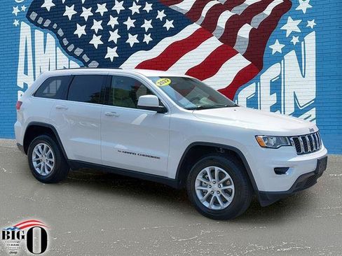 Used 2022 Jeep Grand Cherokee Laredo E RWD image 1