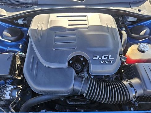 Used 2022 Chrysler 300 Touring w/ Sport Appearance Package image 31