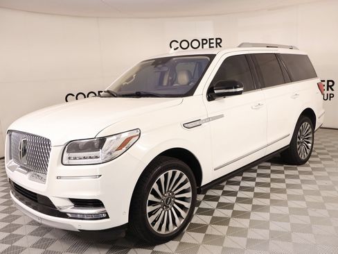 Used 2020 Lincoln Navigator Reserve w/ Luxury Package AWD/4WD image 11