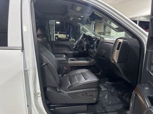 Used 2018 GMC Sierra 2500 Denali w/ Duramax Plus Package AWD/4WD image 35