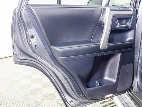 Used 2015 Toyota 4Runner SR5 image 36