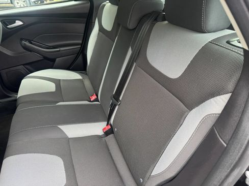 Used 2014 Ford Focus SE w/ SE Sport Package FWD image 19