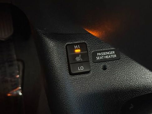 Used 2016 Toyota Prius Four image 21