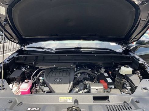 Certified 2025 Toyota Highlander Platinum AWD/4WD image 16