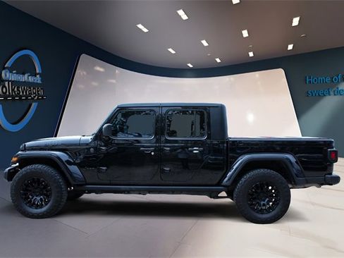 Used 2022 Jeep Gladiator Willys image 7