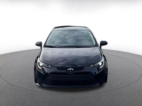Used 2025 Toyota Corolla LE image 3