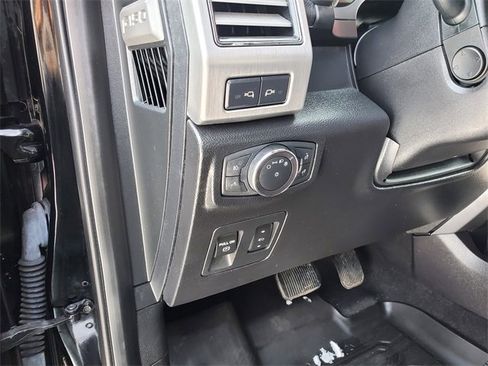 Used 2018 Ford F150 Platinum w/ Equipment Group 701A Luxury image 22