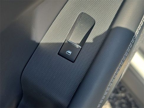 Used 2024 Ford Mustang Mach-E Select image 11