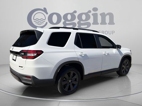New 2026 Honda Pilot Sport image 7