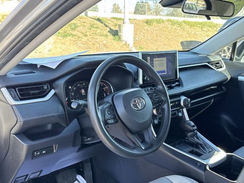 Used 2023 Toyota RAV4 XLE image 19