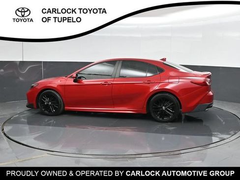 Used 2025 Toyota Camry SE w/ Convenience Package FWD image 9