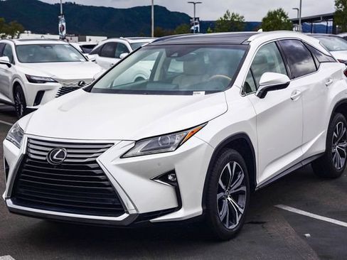 Used 2018 Lexus RX 350 FWD w/ Premium Package image 3