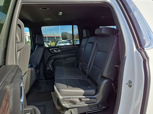Used 2023 Chevrolet Suburban LT image 17
