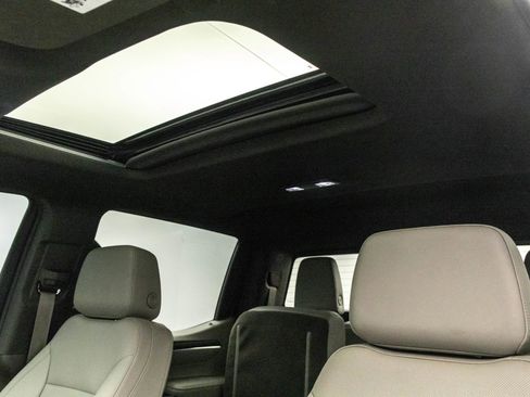 Used 2023 GMC Sierra 1500 SLT w/ SLT Premium Package image 30