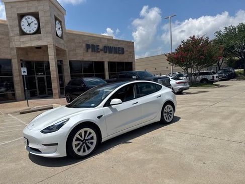 Used 2022 Tesla Model 3 RWD image 3