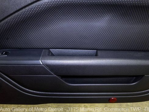 Used 2005 Ford Mustang GT Premium RWD image 38