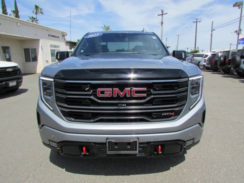 Used 2025 GMC Sierra 1500 AT4 AWD/4WD image 3
