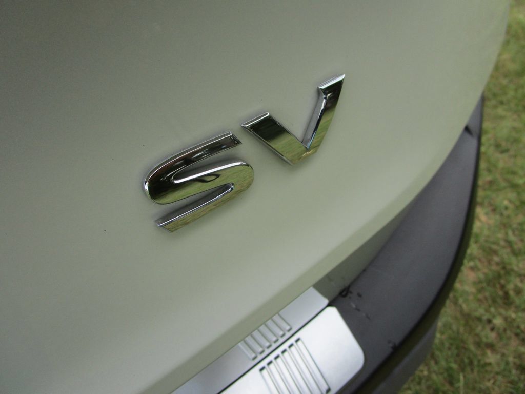 Used 2023 Nissan Rogue SV FWD image 15