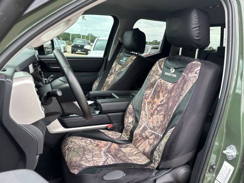 Used 2022 Toyota Tundra SR5 w/ SR5 Convenience Package image 7