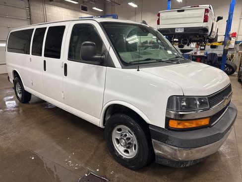 Used 2019 Chevrolet Express 3500 LT w/ LT Preferred Equipment Group image 7