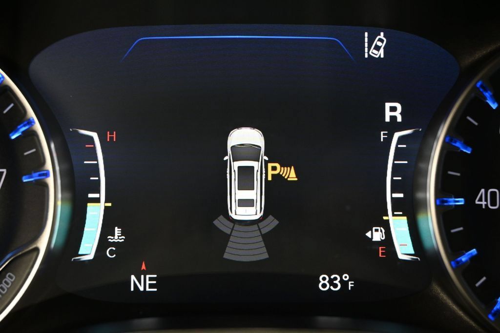 Used 2024 Chrysler Pacifica Touring-L FWD image 39