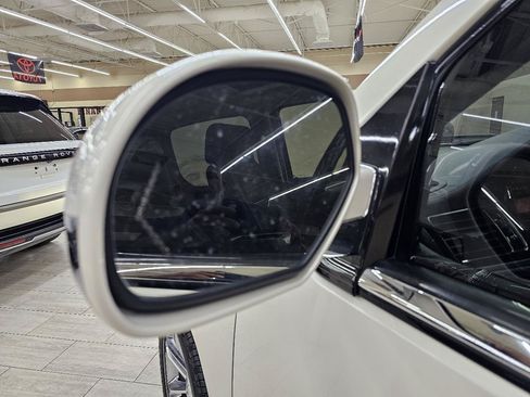 Used 2013 Cadillac Escalade ESV Platinum RWD image 11