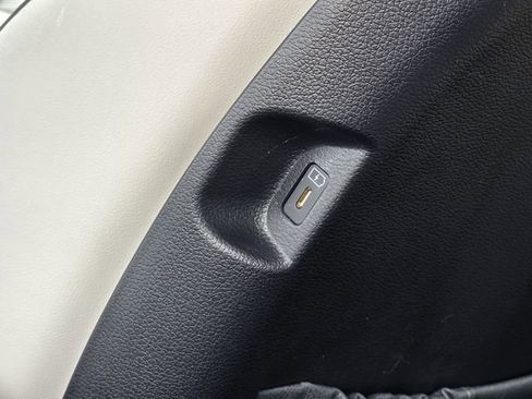 Used 2023 Hyundai Palisade Calligraphy image 21