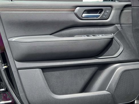 Used 2025 Nissan Armada SL w/ Captain's Chari Seat Package image 22