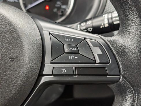 Used 2025 Nissan Kicks Play S image 12