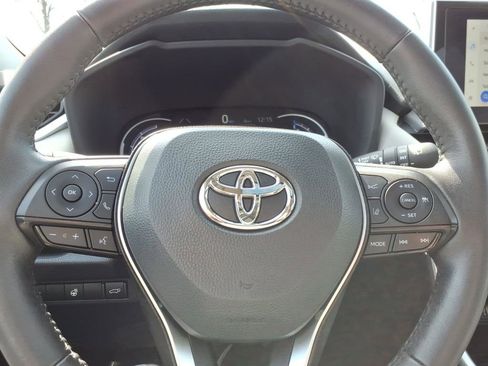 Used 2025 Toyota RAV4 XLE w/ Convenience Package image 23