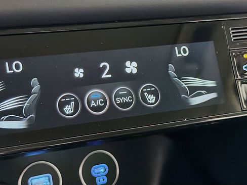 Used 2026 Genesis G70 2.5T image 24