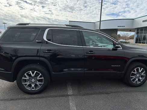 Used 2023 GMC Acadia SLT image 3