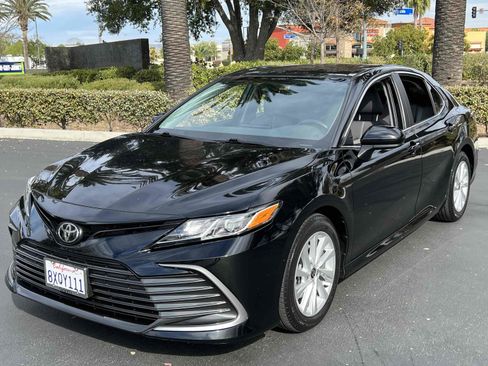 Used 2021 Toyota Camry LE image 11