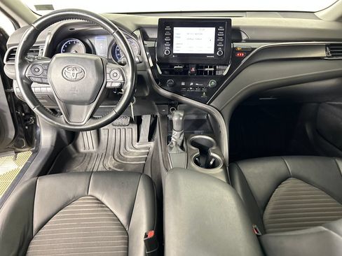Used 2021 Toyota Camry SE FWD image 18