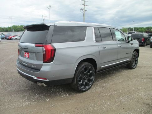 New 2026 GMC Yukon XL Denali w/ Denali Reserve Package AWD/4WD image 4