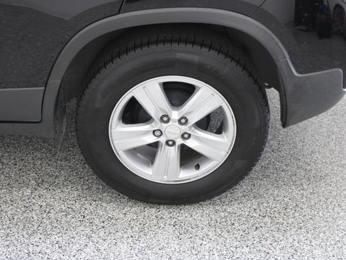 Used 2020 Chevrolet Trax LS FWD image 10