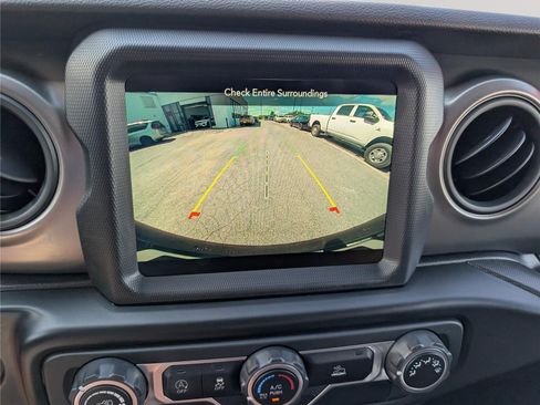 Used 2021 Jeep Wrangler Sport AWD/4WD image 25