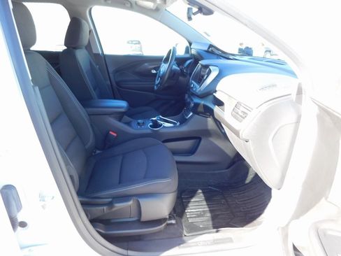 Used 2023 GMC Terrain SLE w/ Driver Convenience Package image 17