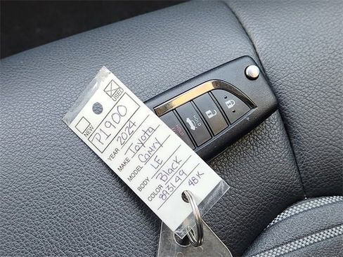 Used 2024 Toyota Camry SE image 31