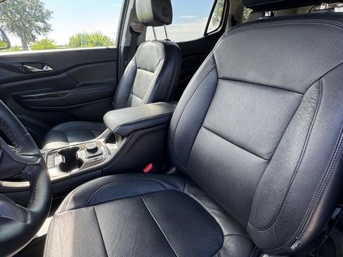 Used 2023 GMC Acadia AT4 image 10