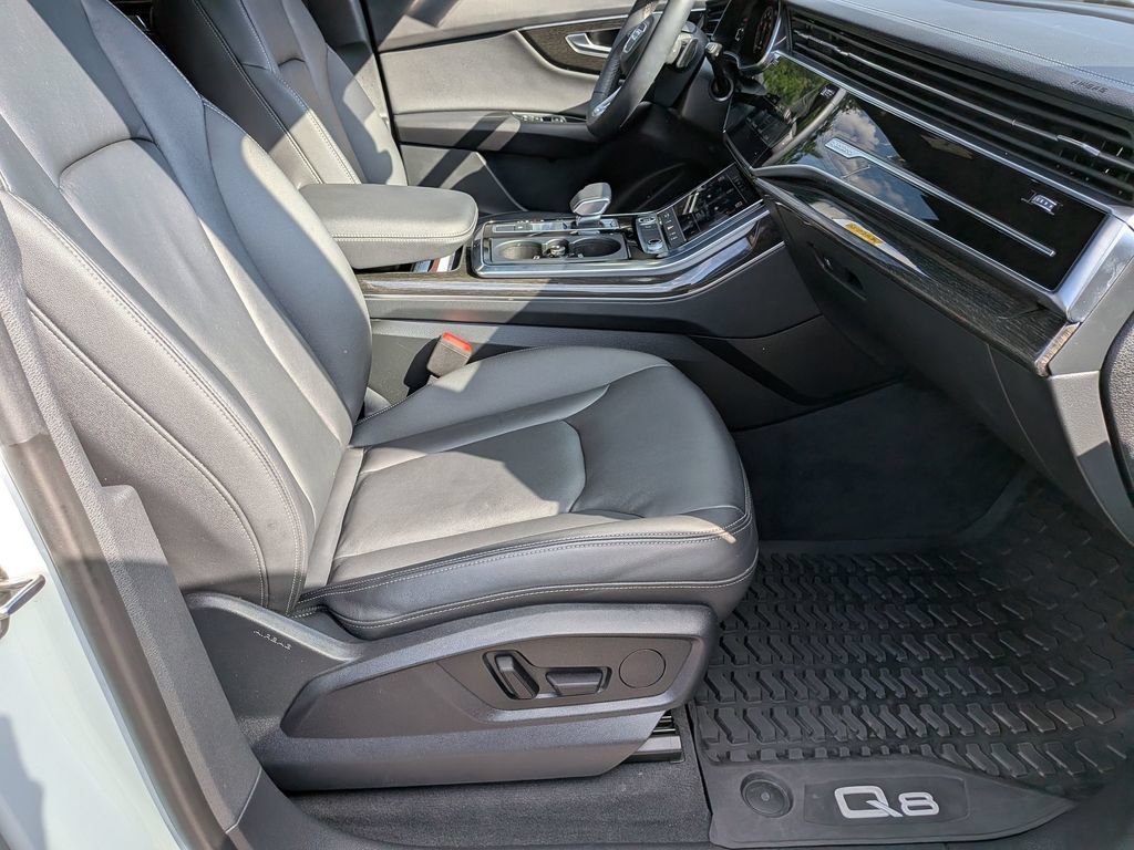 Used 2024 Audi Q8 Premium AWD/4WD image 33