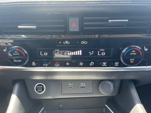 Used 2023 Nissan Rogue Platinum w/ Platinum Premium Package AWD/4WD image 4