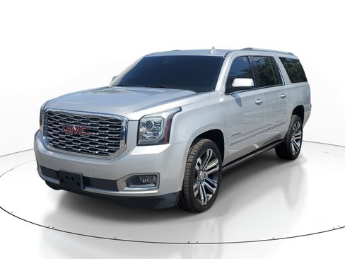 Used 2018 GMC Yukon XL Denali w/ Denali Ultimate Package RWD image 4