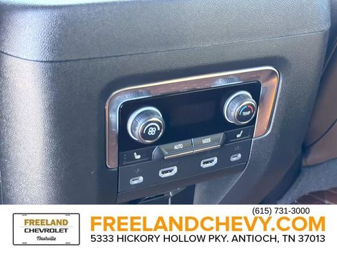 Used 2024 Chevrolet Suburban High Country w/ Advanced Technology Package image 22
